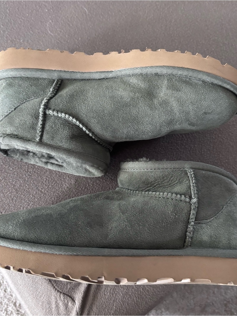UGG booties women’s 7 olive green, EUC cozy, warm.